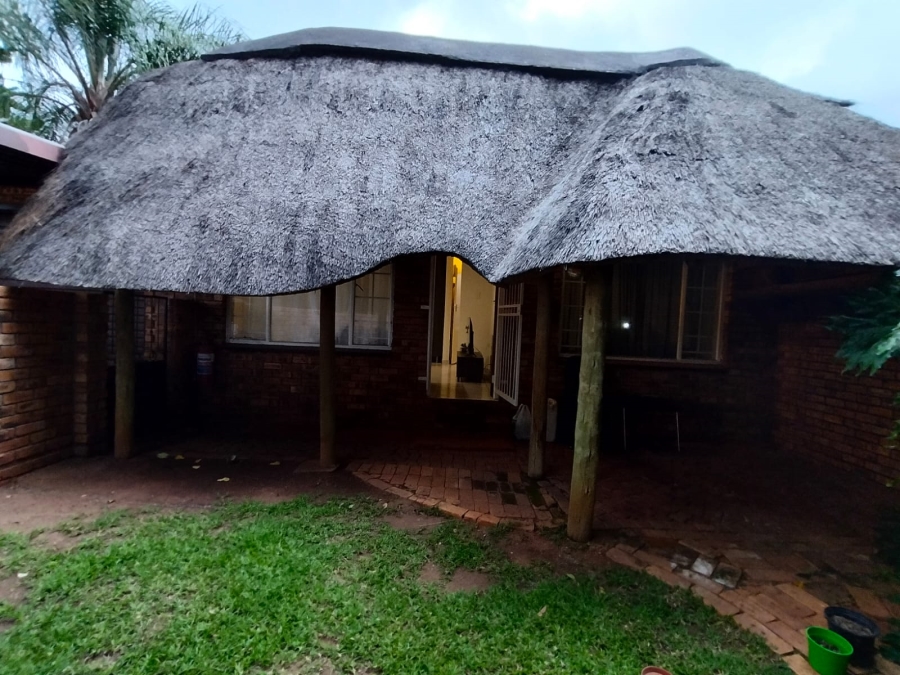 3 Bedroom Property for Sale in Safari Gardens North West